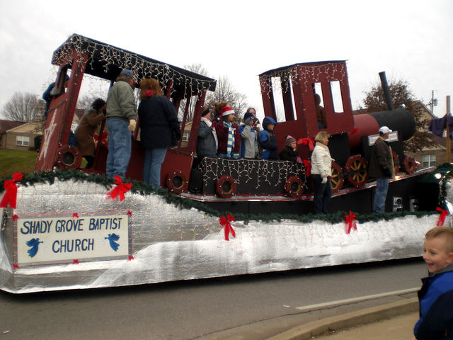 Edmonton Ky Christmas Parade 2022 Edmonton, Ky, Christmas Parade 2009: Girl Scouts On Columbiamagazine.com